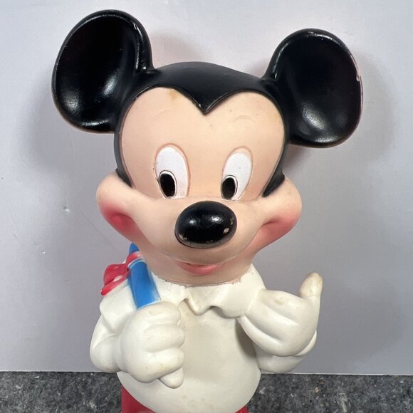 Vtg DELL WALT DISNEY HITCHHIKING HOBO MICKEY MOUSE SQUEAKY TOY - Picture 2 of 15